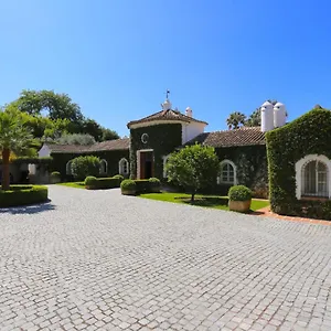 https://el-almendral-premium-villa-marbella-hill-club.1costadelsol.com